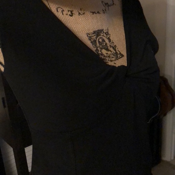 Black sleeveless top - Picture 3 of 7